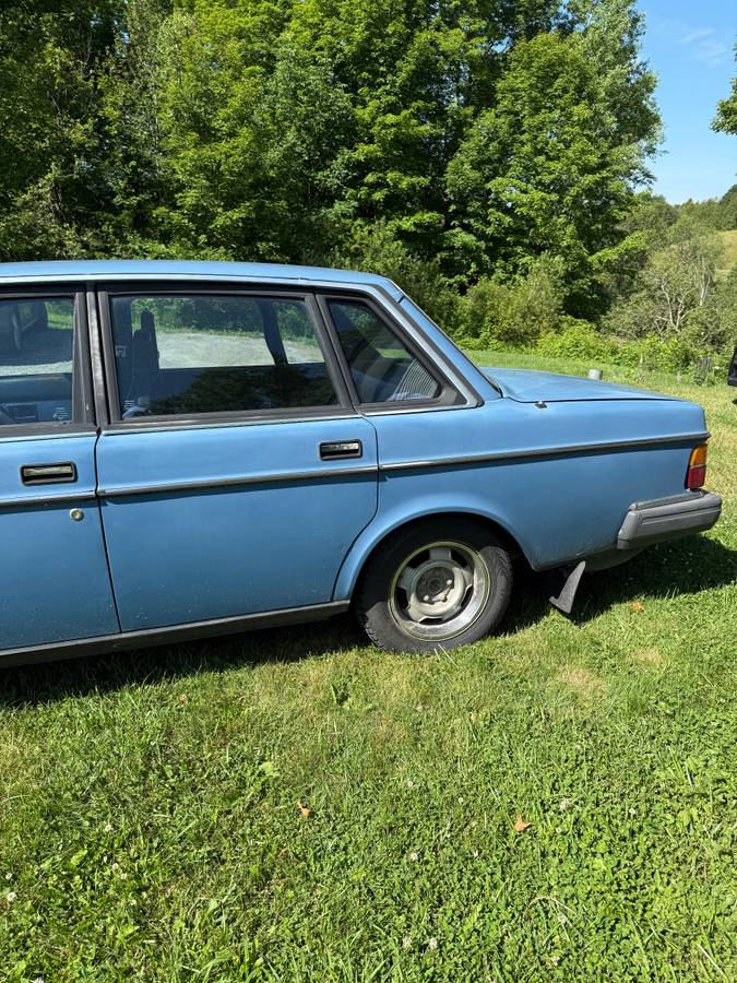 Volvo-240-dl-1985-blue-8