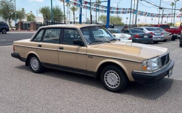 Volvo-240-dl-1986-custom-1
