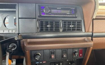 Volvo-240-dl-1986-custom-14