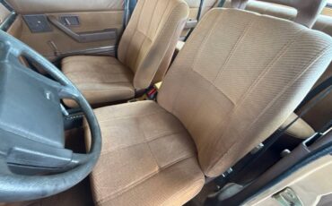 Volvo-240-dl-1986-custom-15