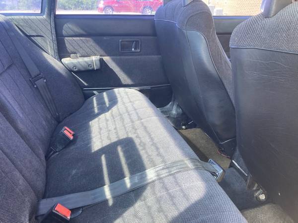 Volvo-240-dl-1990-14