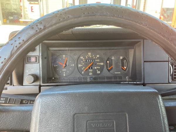 Volvo-240-dl-1990-5