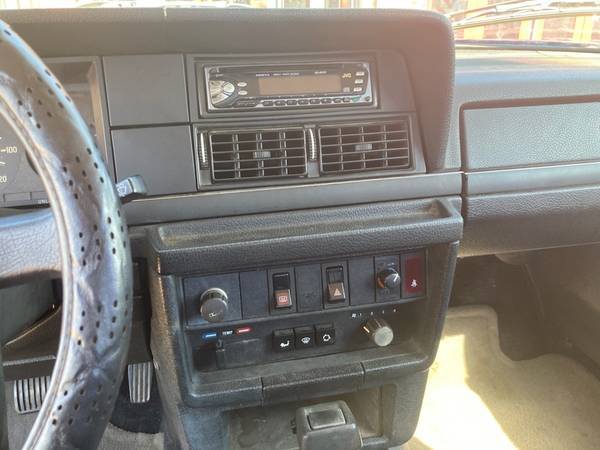 Volvo-240-dl-1990-6