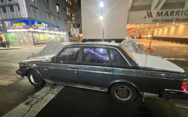 Volvo-240-dl-1990-blue-3
