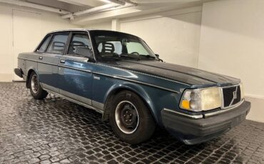 Volvo-240-dl-1990-blue