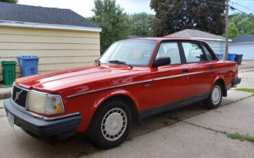 Volvo-240-dl-1993-red
