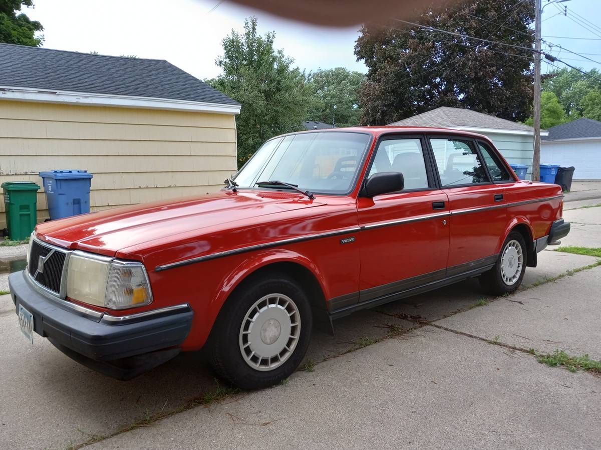 Volvo-240-dl-1993-red
