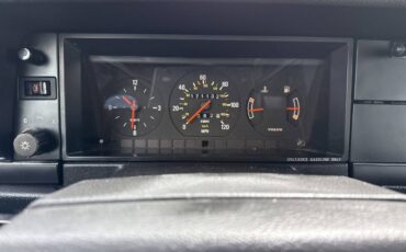 Volvo-240-dl-sedan-1991-silver-10