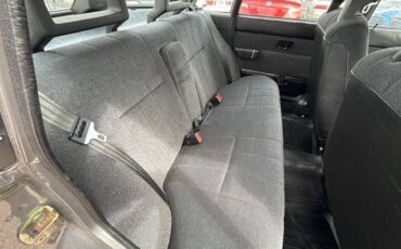 Volvo-240-dl-sedan-1991-silver-15