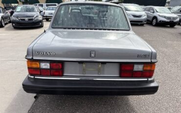 Volvo-240-dl-sedan-1991-silver-5