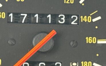Volvo-240-dl-sedan-1991-silver-9