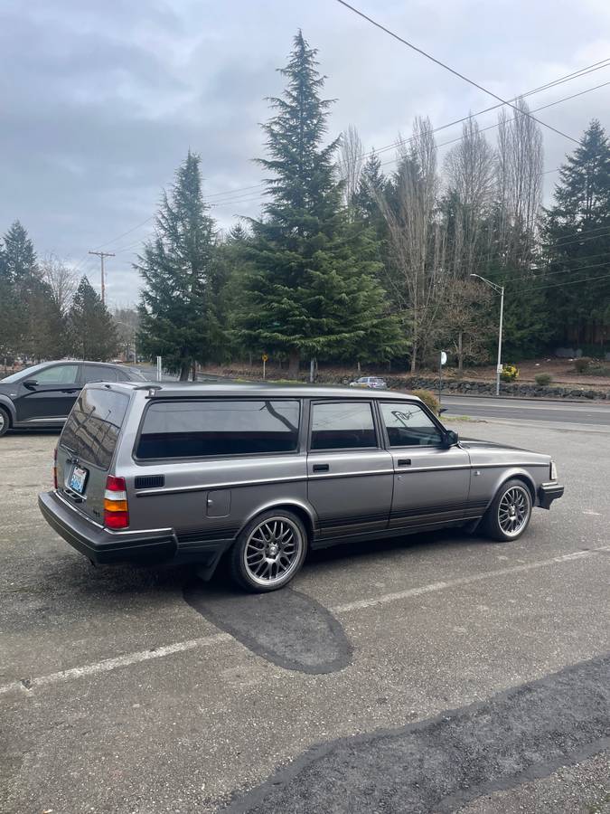Volvo-240-estate-1992-grey-1