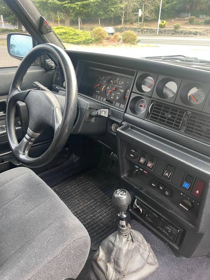 Volvo-240-estate-1992-grey-2