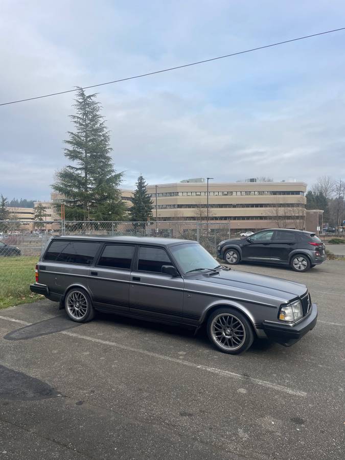 Volvo-240-estate-1992-grey