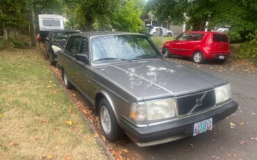 Volvo-240-sedan-1991-1