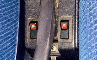Volvo-240-series-1986-silver-11