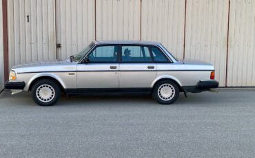 Volvo-240-series-1986-silver-5