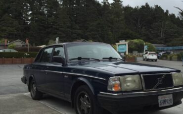 Volvo-240-series-1990-blue