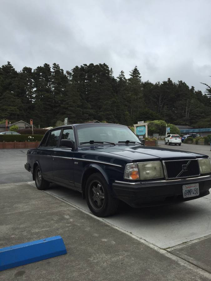 Volvo-240-series-1990-blue