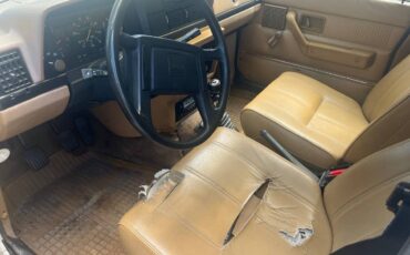 Volvo-240-wagon-1983-white-3