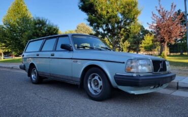 Volvo-240-wagon-1986