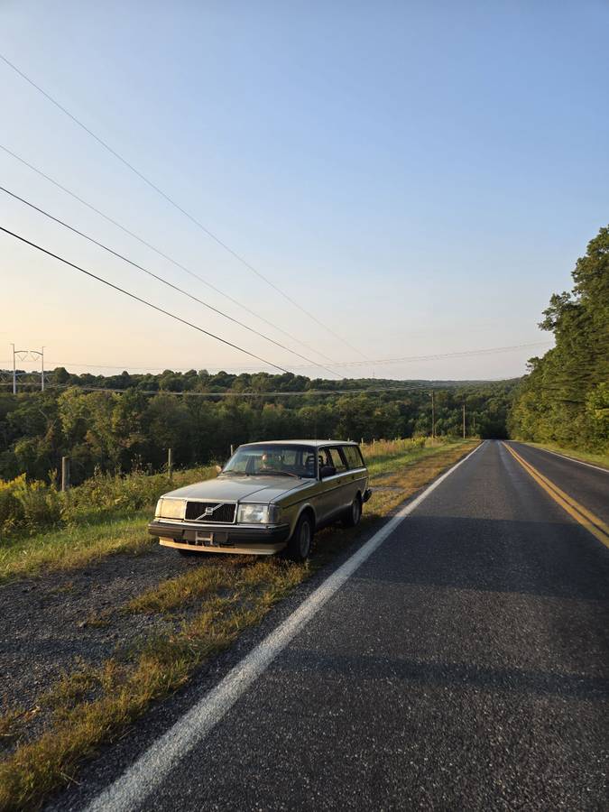 Volvo-240-wagon-1988-2