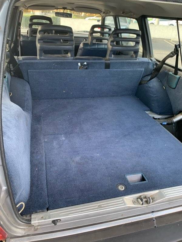 Volvo-240-wagon-1989-1
