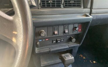 Volvo-240-wagon-1989-10