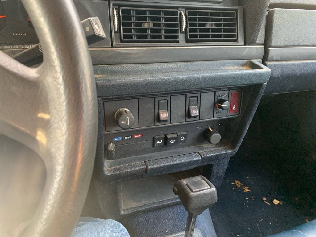 Volvo-240-wagon-1989-10