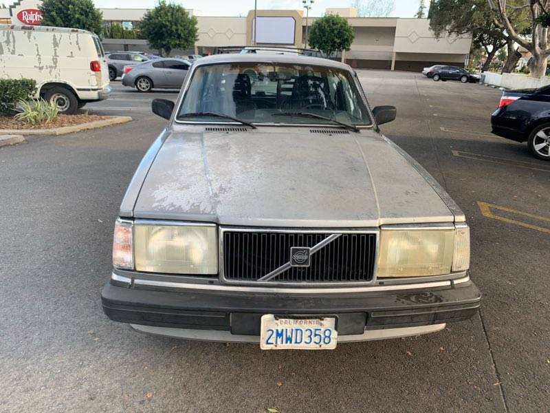 Volvo-240-wagon-1989-2