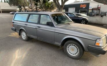 Volvo-240-wagon-1989-3