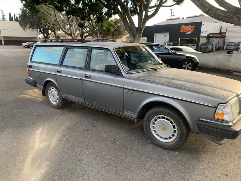 Volvo-240-wagon-1989-3