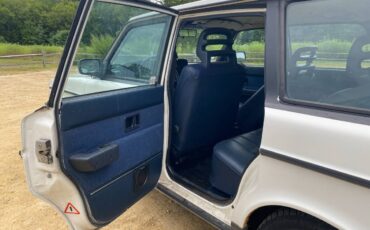 Volvo-240-wagon-1992-white-12