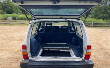Volvo-240-wagon-1992-white-16