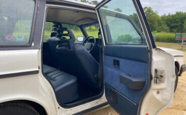 Volvo-240-wagon-1992-white-18