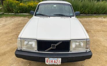 Volvo-240-wagon-1992-white-3