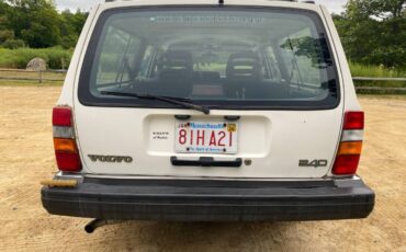 Volvo-240-wagon-1992-white-6