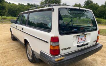 Volvo-240-wagon-1992-white-7