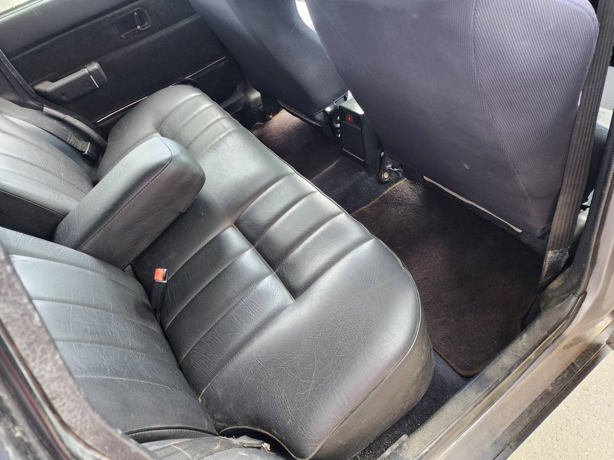 Volvo-240dl-wagon-1992-15