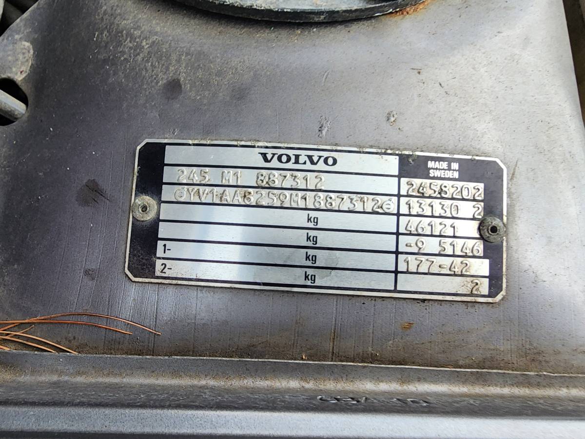 Volvo-240dl-wagon-1992-18