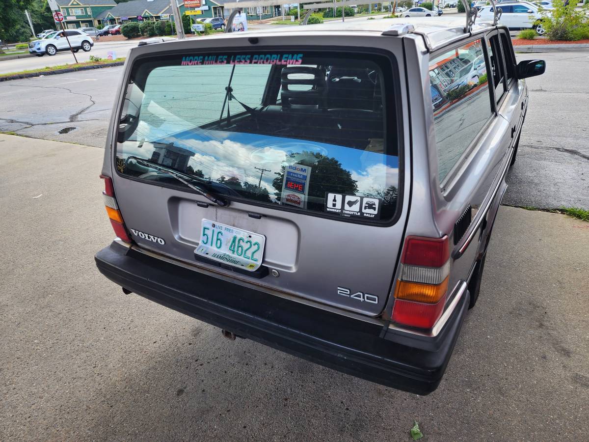 Volvo-240dl-wagon-1992-2
