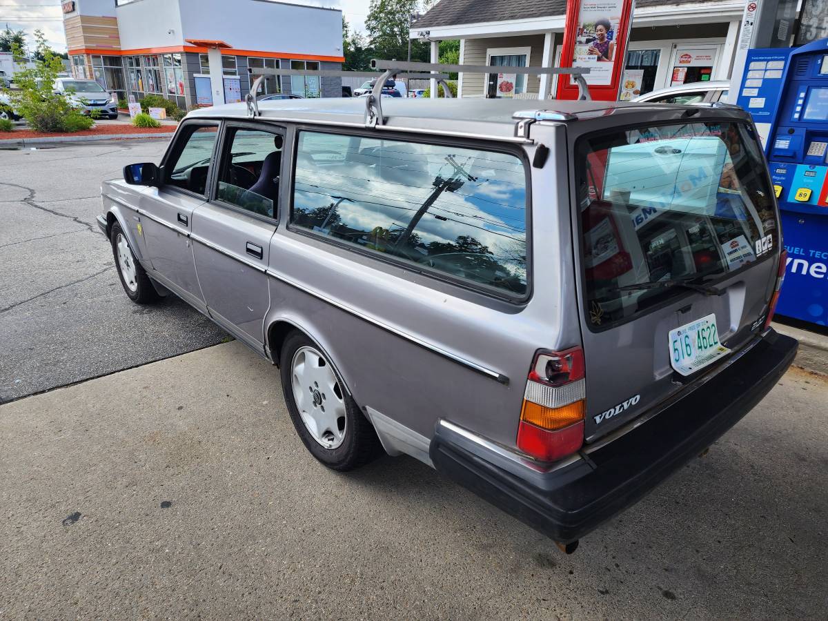 Volvo-240dl-wagon-1992-25