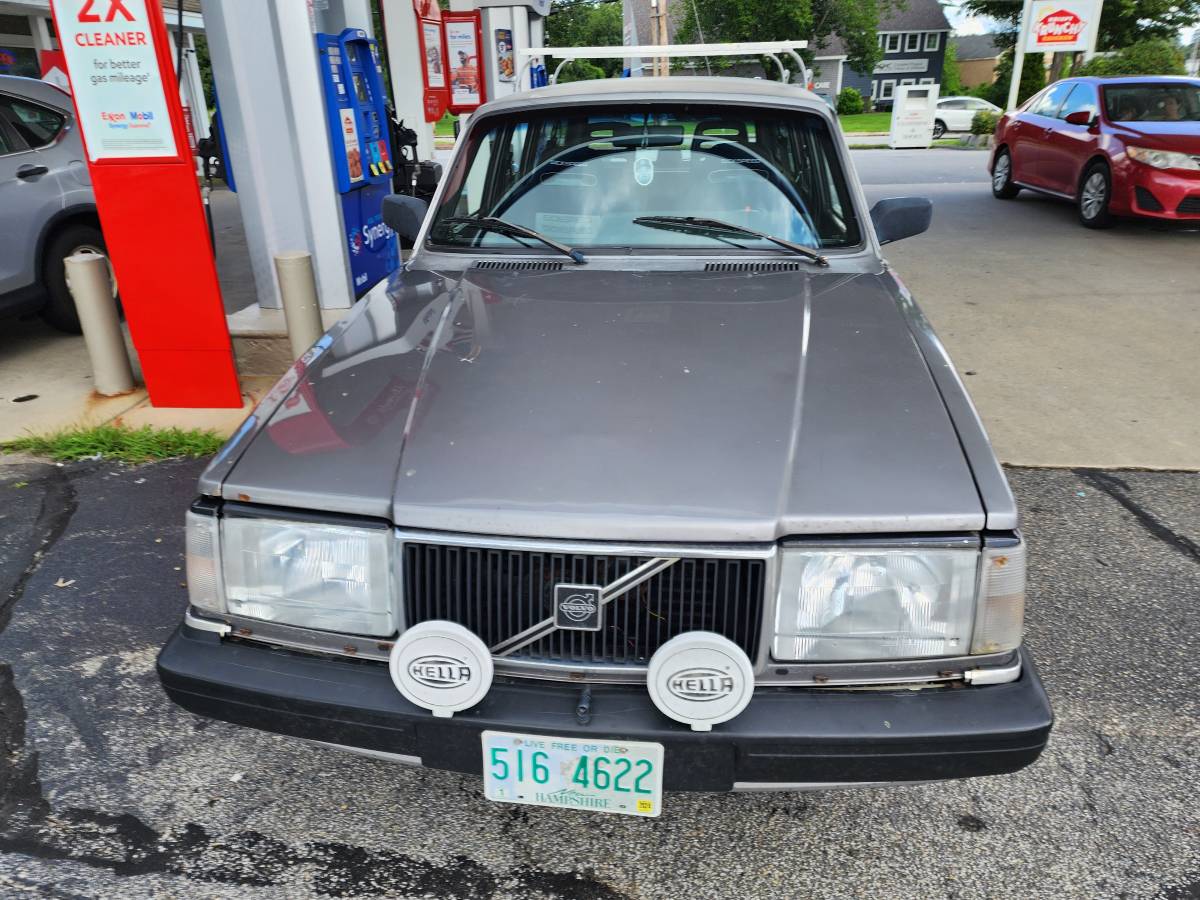Volvo-240dl-wagon-1992-28