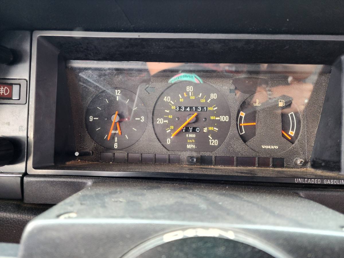 Volvo-240dl-wagon-1992-38
