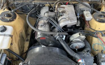 Volvo-242-1982-2