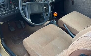 Volvo-242-1982