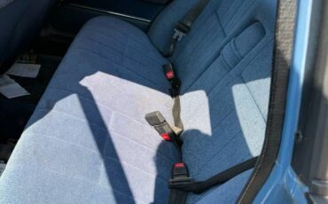 Volvo-244-1986-blue-2