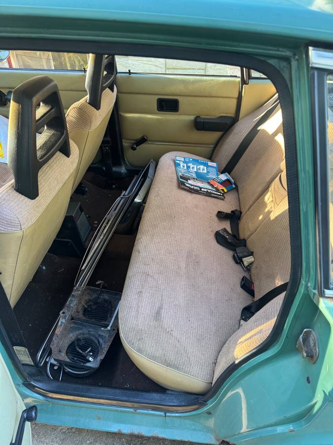 Volvo-244-dl-1979-green-3