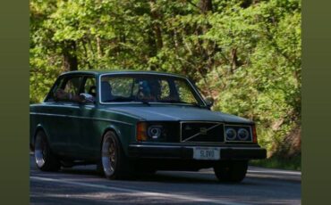 Volvo-244-dl-1979-green