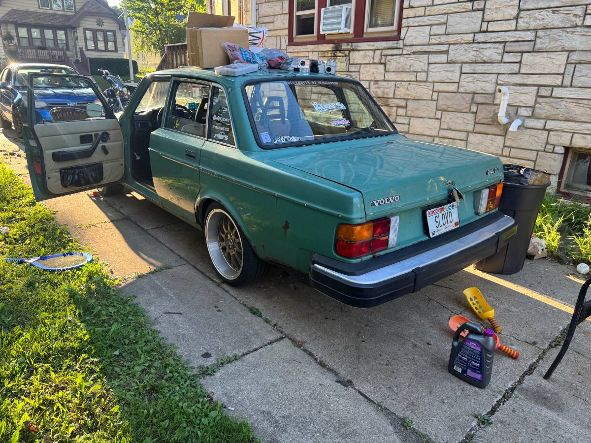 Volvo-244-dl-1979-green-4